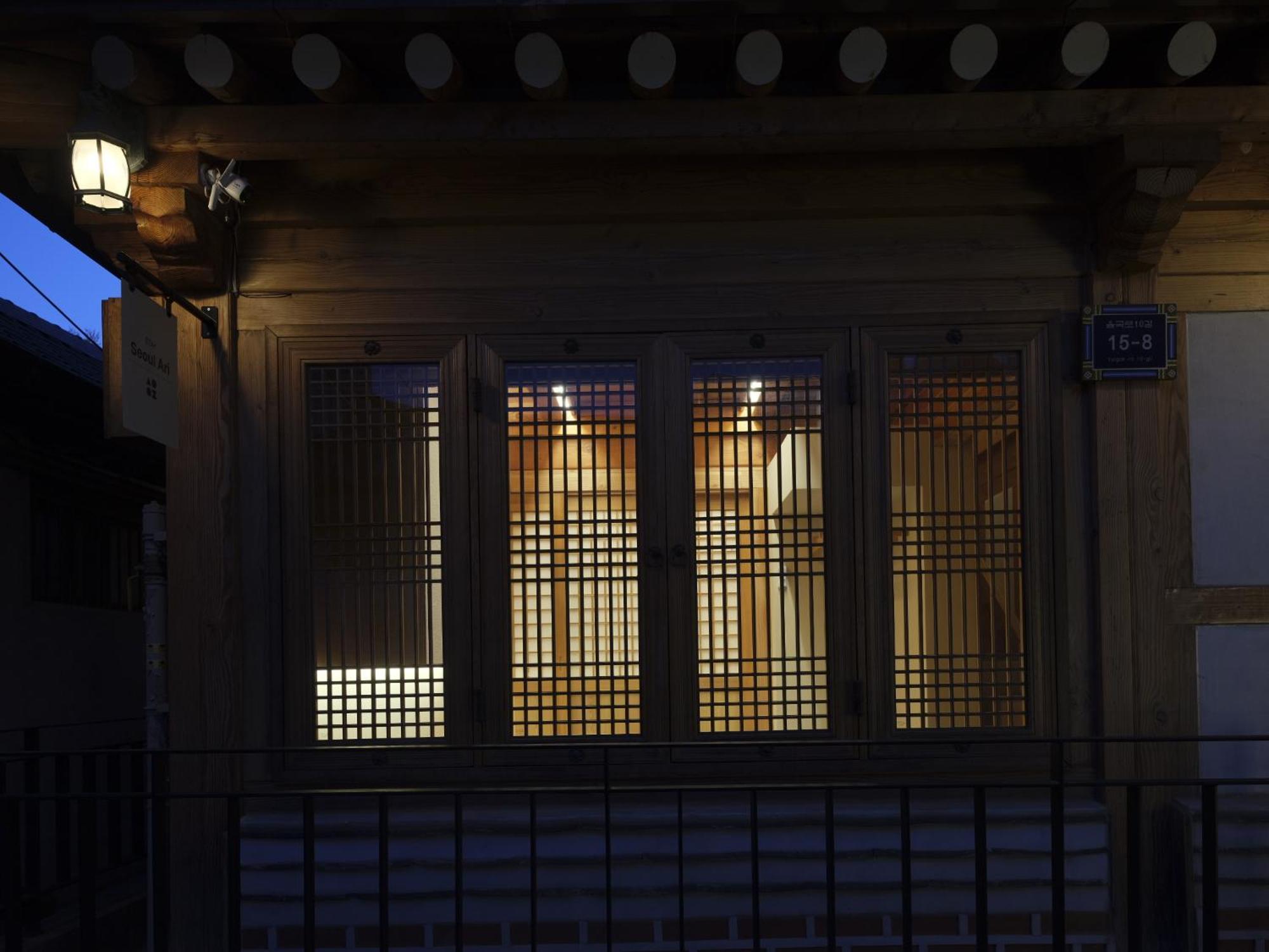 The Korean Traditional Hanok In Downtown Seoul For Convenient Public Transportation - Seoul Ari 外观 照片