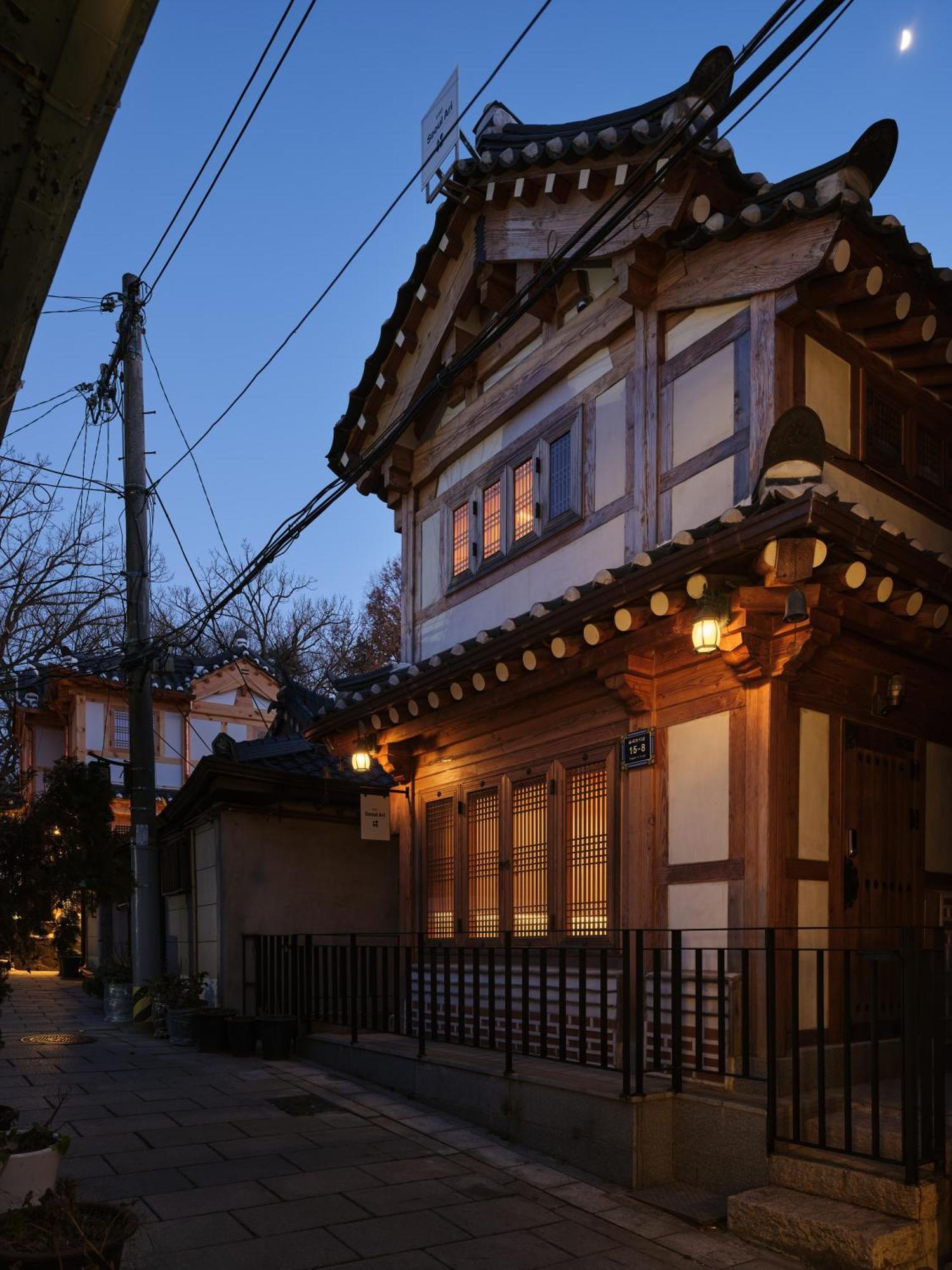 The Korean Traditional Hanok In Downtown Seoul For Convenient Public Transportation - Seoul Ari 外观 照片