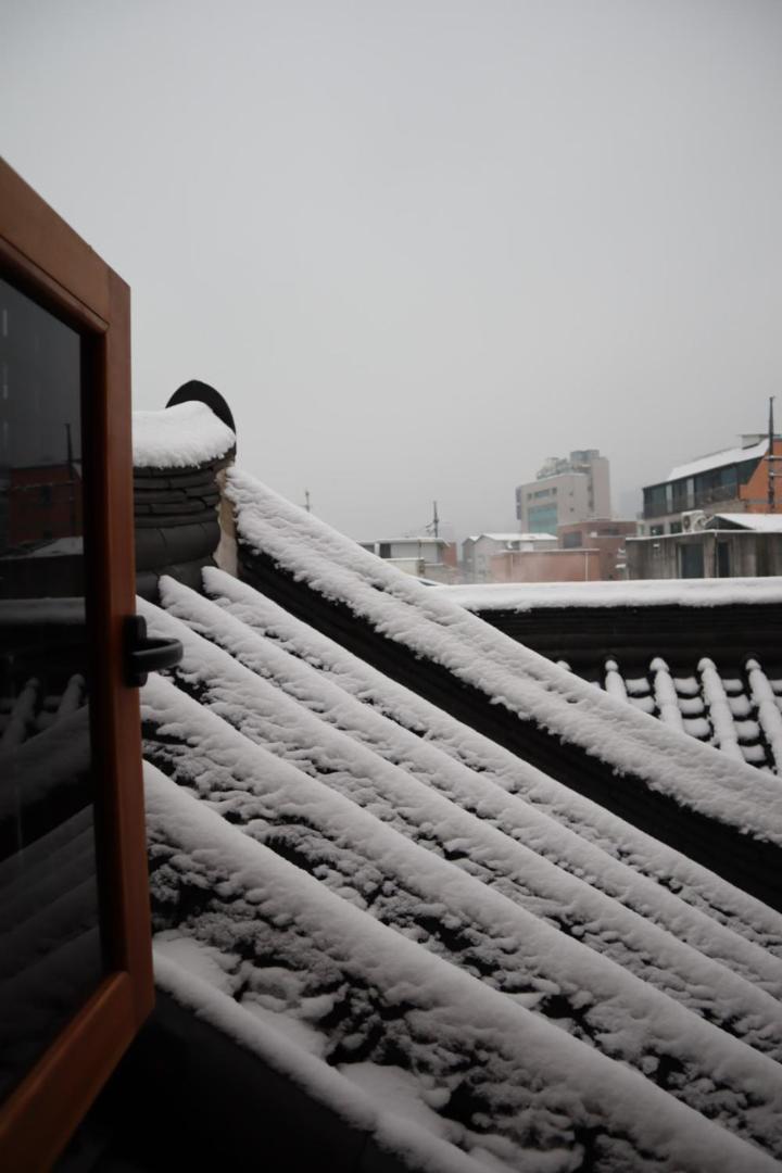 The Korean Traditional Hanok In Downtown Seoul For Convenient Public Transportation - Seoul Ari 外观 照片